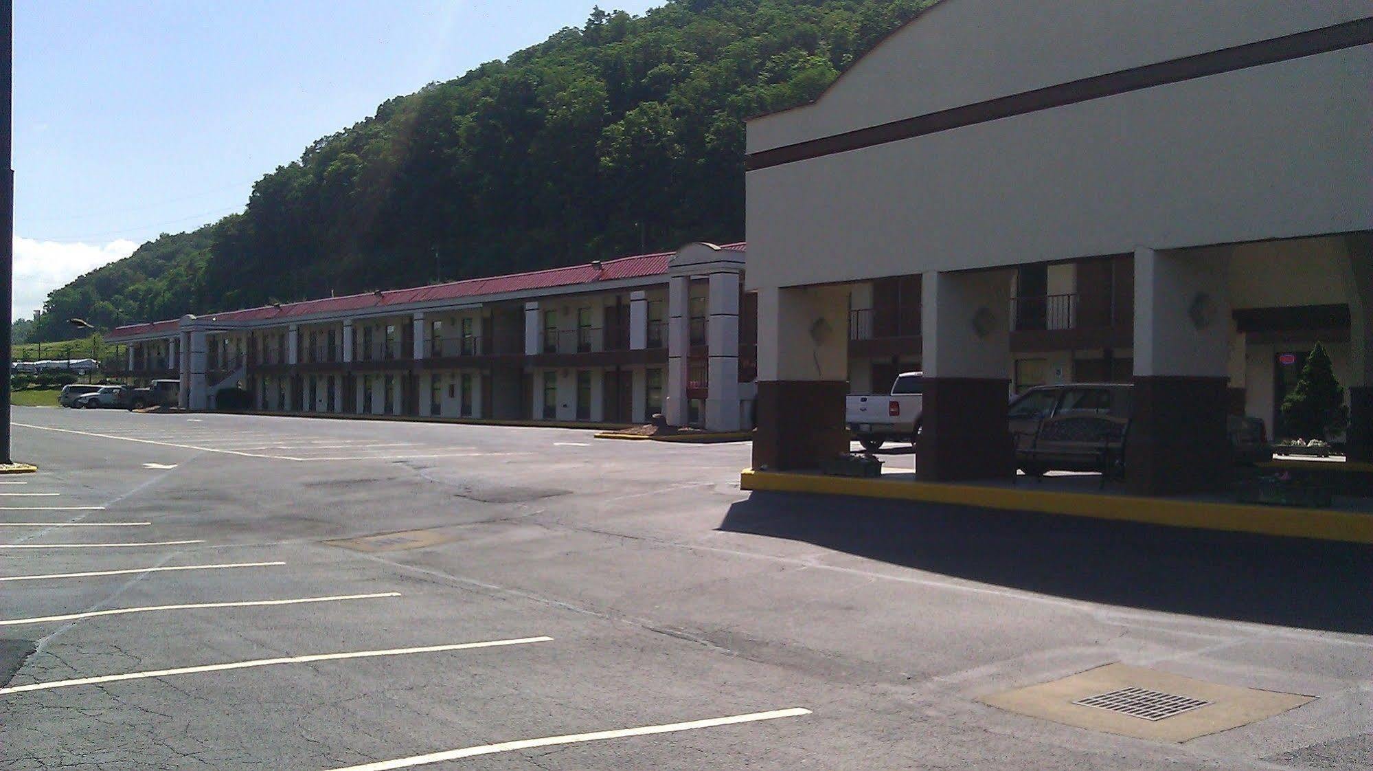 Quality Inn Bristol Exterior photo
